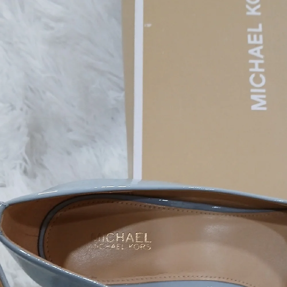 Michael Kors Glossy Blueish Gray Heels Pumps 3 Inch Heels - Picture 2 of 6